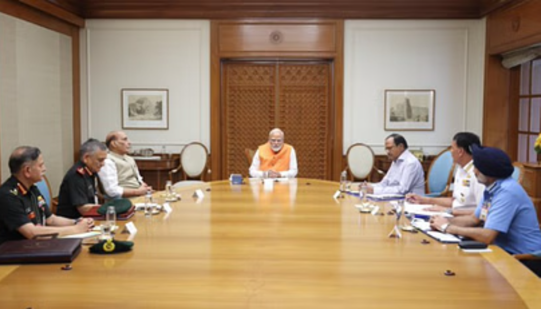 लो हो गया आखिरी फैसला....